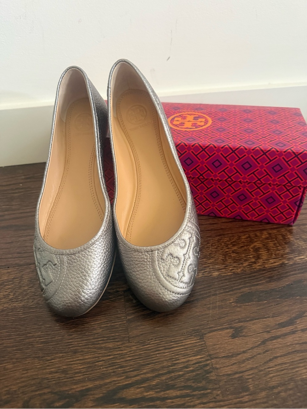 Tory Burch Metallic Silver Leather Logo Ballet Flats
